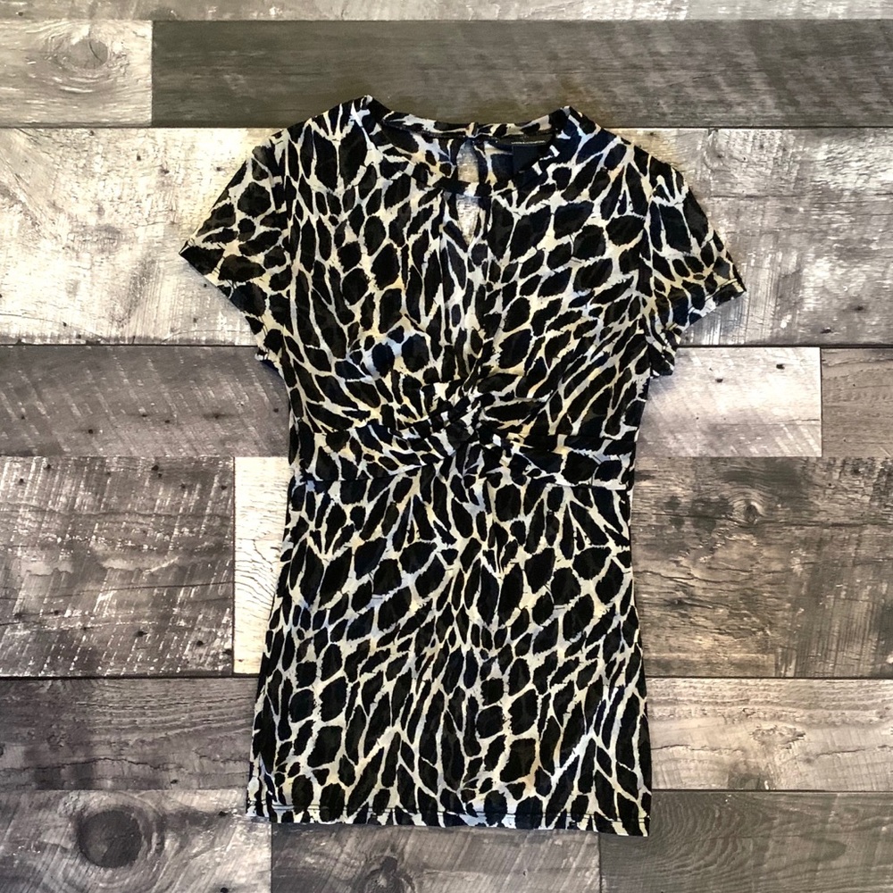 BOGO 💚 Leopard Print Keyhole Blouse